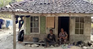 Dinding Rapuh dan Atap Bocor, Pasutri di Cianjur Harap Bantuan Rutilahu