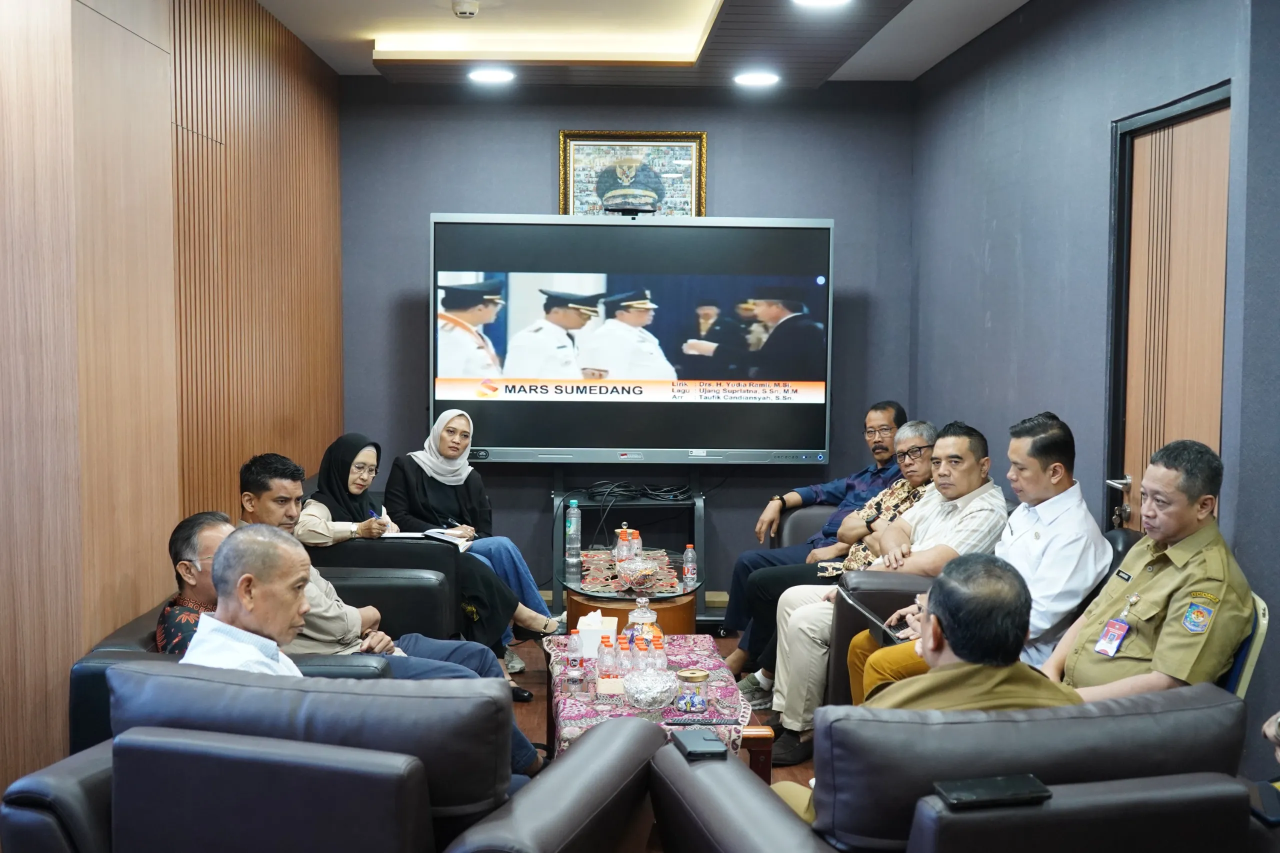 Kang Onnie Ikuti Pansus XVIII DPRD Jabar Dalami Ranperda Holding BUMD ke Komisi VI DPR RI
