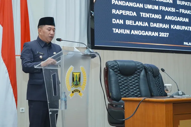 Rapat Paripurna DPRD Sukabumi, Bupati Jawab Pandangan Fraksi soal Raperda APBD 2027