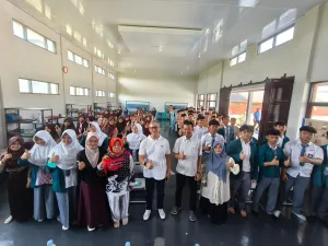 Kang Onnie Berikan Pendidikan Demokrasi kepada Siswa SMKS Mandiri Bersemi Cianjur