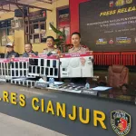 Judi Online di Cianjur Terbongkar, Polisi Sita 46 HP di Vila Sukaresmi