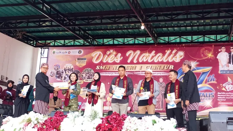 Dies Natalis ke-67 SMAN 1 Cianjur, Isfhan Taufik Motivasi Siswa Raih Prestasi