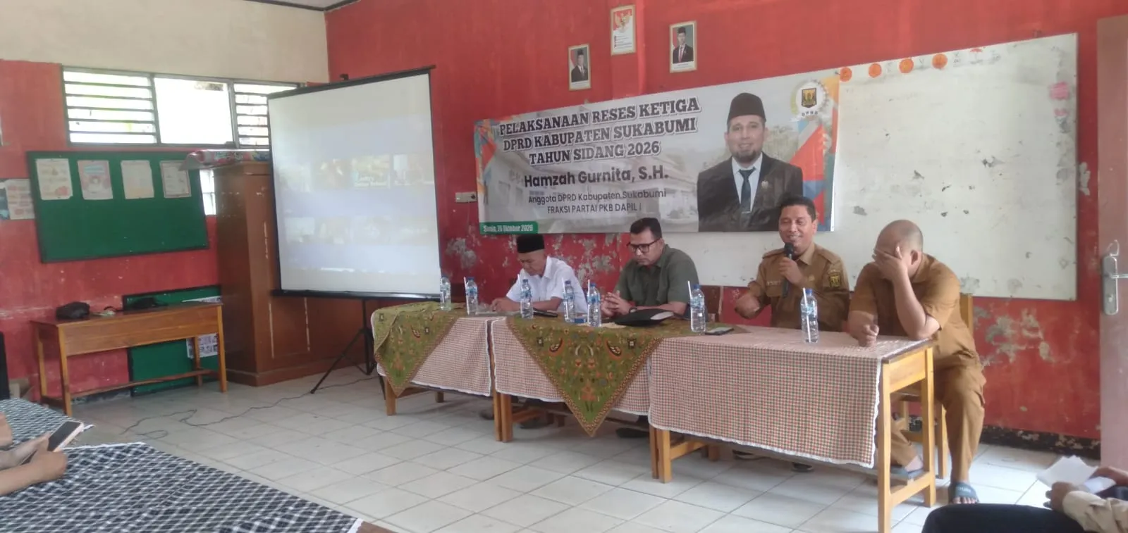 Reses di Cisolok, Hamzah Gurnita Tampung Keluhan Jalan Rusak, Rutilahu, dan BPJS Nonaktif