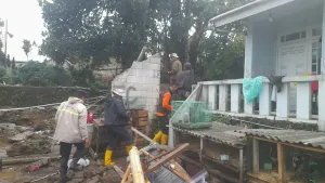 Hujan Deras Picu Banjir di Pacet Cianjur, Tujuh Rumah Terendam dan Dua Warga Terluka