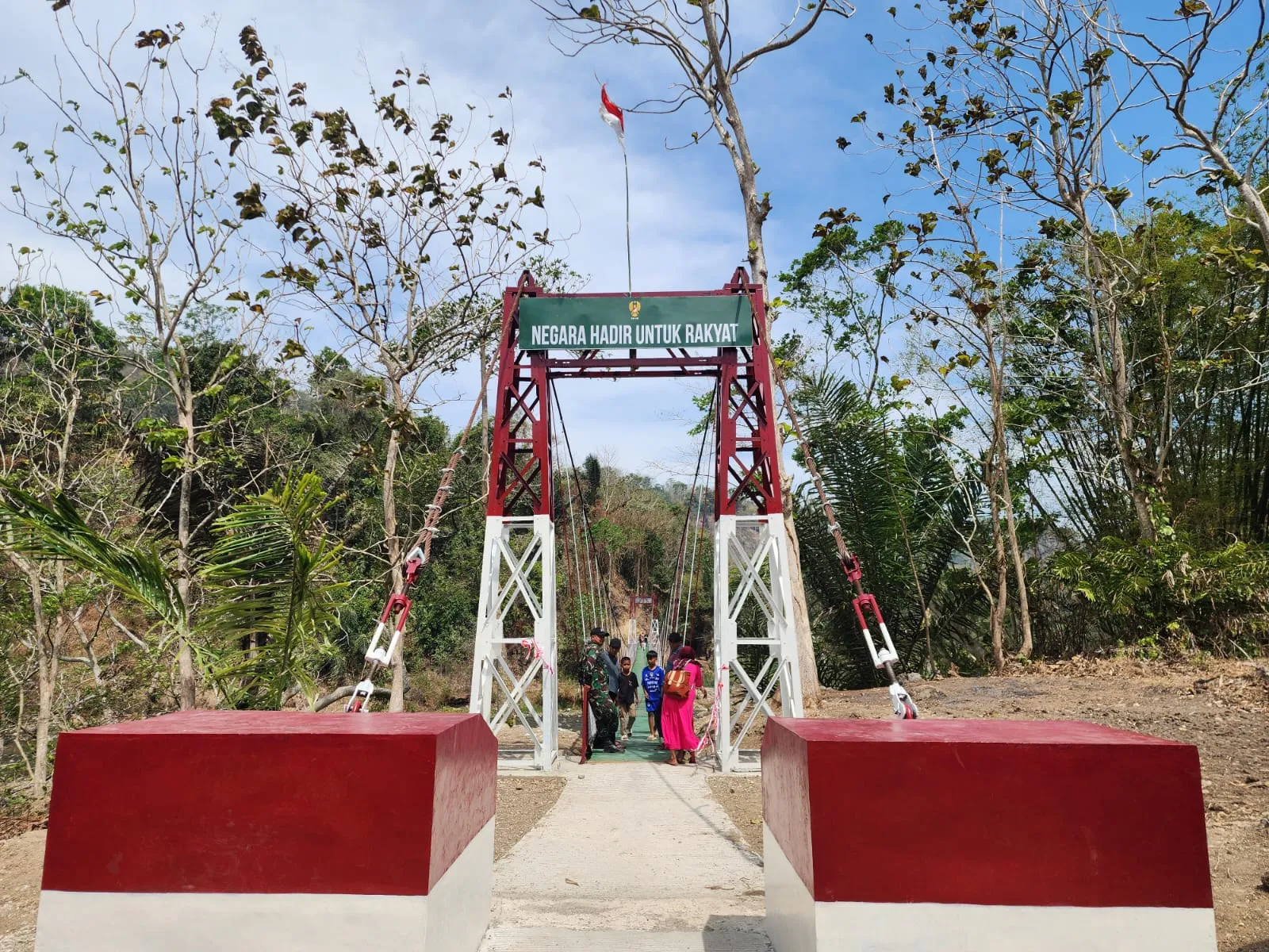 Jembatan Gantung 120 Meter Hubungkan Kampung di Cianjur dan Garut