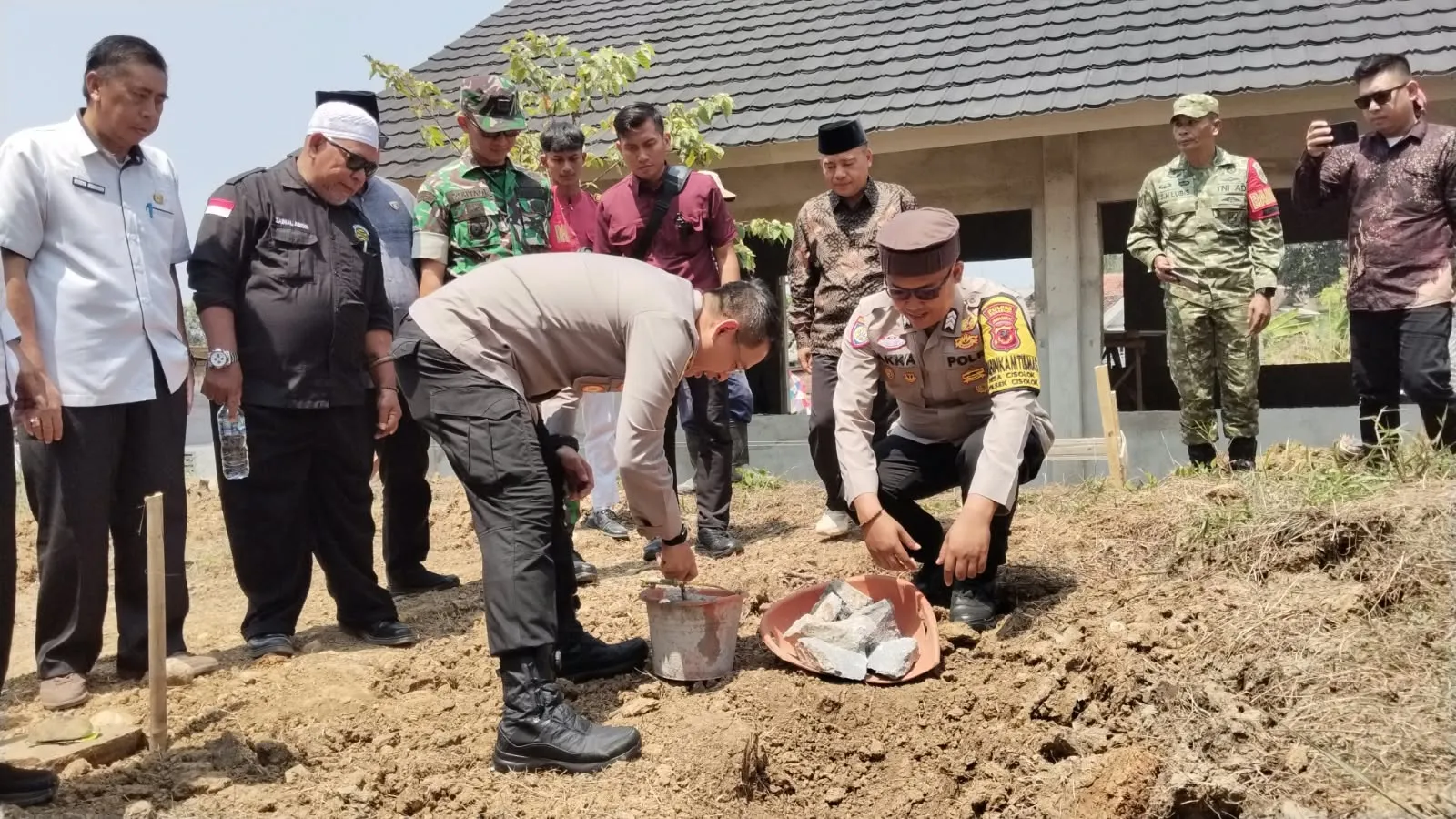 Pesantren Mobile Hadir di Cisolok, Brigadir Akka Bantu Anak Terkendala Biaya