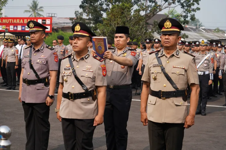 Sertijab Kasat Samapta dan Kapolsek Kadupandak, Kapolres Cianjur Tekankan Profesionalisme dan Pelayanan Humanis